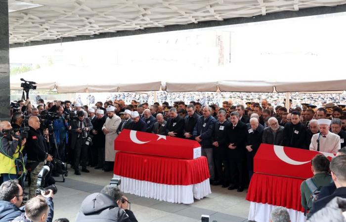 تشييع جثمانَي شهيدين تركيين في أنقرة بحادث سقوط مروحية قطرية (فيديو وصور)