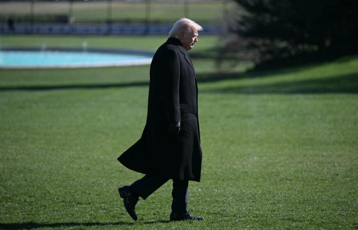 "من تهديد إيران لإجراء محادثات مثمرة".. ما سر "التحول المفاجئ" في موقف ترامب؟.. مصادر تكشف لـCNN