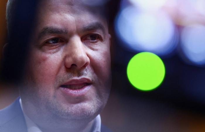 «حزب
      الله»
      يدعو
      السلطات
      اللبنانية
      إلى
      «التراجع
      الفوري»
      عن
      سحب
      اعتماد
      سفير
      إيران