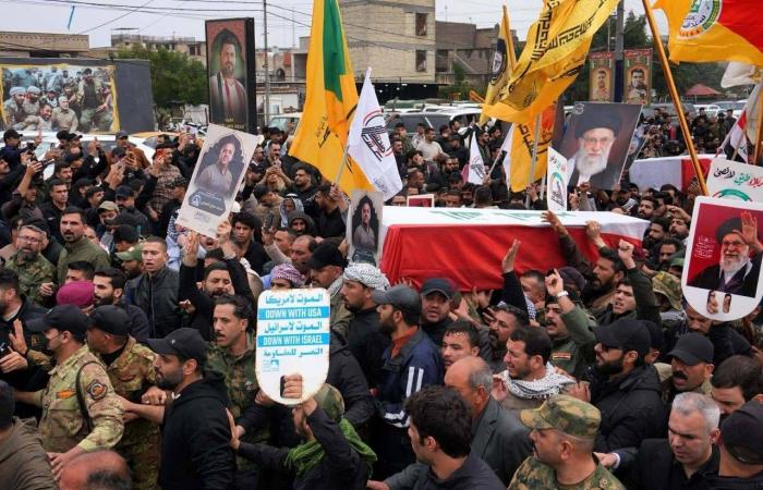 28
      ضابطاً
      من
      «قسد»
      يلتحقون
      بالكلية
      الحربية
      السورية
      لإعداد
      قادة
      للألوية
      والكتائب