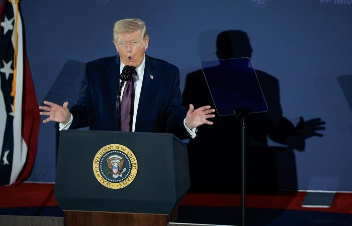 ترامب: "قادة إيران يعتقدون أن شعبهم سيقتلهم لو أبرموا اتفاق.. وكذلك يخشون أن نقتلهم نحن"