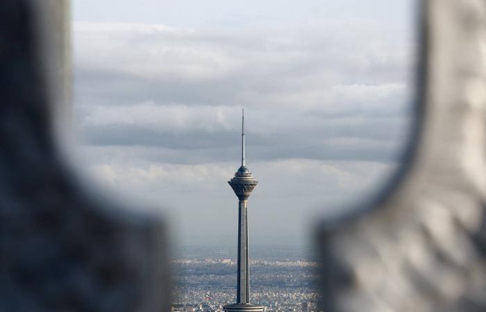 طهران
      تربط
      إنهاء
      الحرب
      بقبول
      شروطها
      وترفض
      مهلة
      ترمب