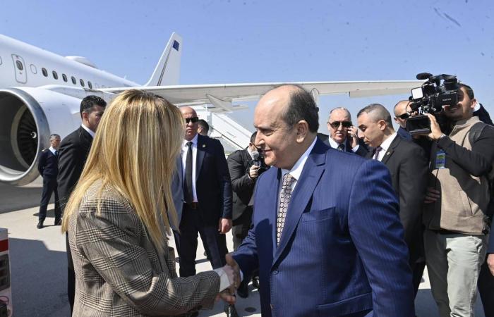 ميلوني
      تصل
      إلى
      الجزائر
      لبحث
      زيادة
      إمدادات
      الغاز
      الطبيعي