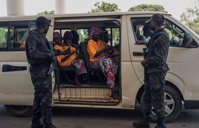 مسلحون
      يقتلون
      9
      جنود
      نيجيريين
      في
      هجوم
      بولاية
      كيبي