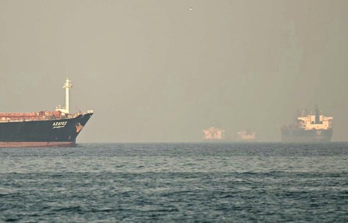 مسؤول إيراني: سنواصل فرض رسوم مقابل المرور الآمن عبر مضيق هرمز