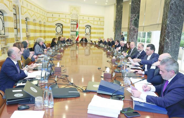 جلسة
      للحكومة
      اللبنانية
      الخميس
      تختبر
      تداعيات
      إبعاد
      السفير
      الإيراني