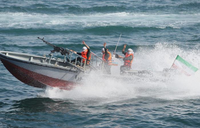 مصدران إسرائيليان: مقتل قائد قوات البحرية في الحرس الثوري الإيراني