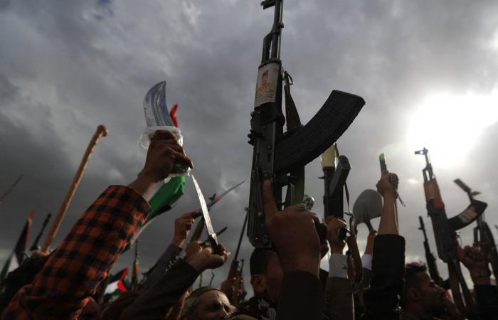 إعلام إيراني: الحوثيون مستعدون للدخول في الحرب ضد أمريكا وإسرائيل