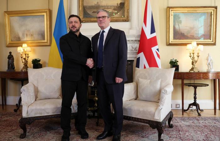 تهديدات
      ترمب
      تضع
      قادة
      أوروبا
      أمام
      معادلة
      صعبة