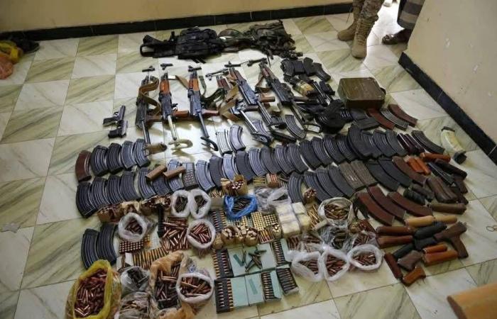 تصعيد
      حوثي
      في
      البيضاء
      واعتقالات
      عقب
      كمين
      قبلي