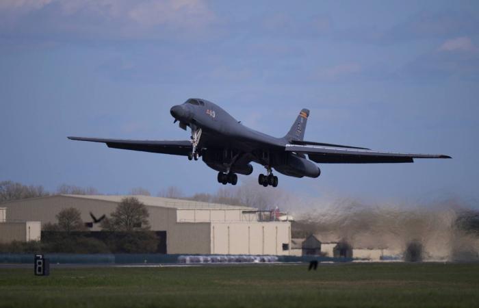 مع
      اقتراب
      انتهاء
      مهلة
      ترمب...
      هل
      الخيار
      ضربة
      أخيرة
      أم
      تفاوض
      بالقوة؟