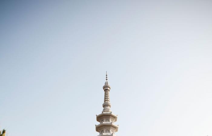 معبد على حافة البحر.. لم يتهافت الزوار على "قصر التنين" في كوريا الجنوبية؟