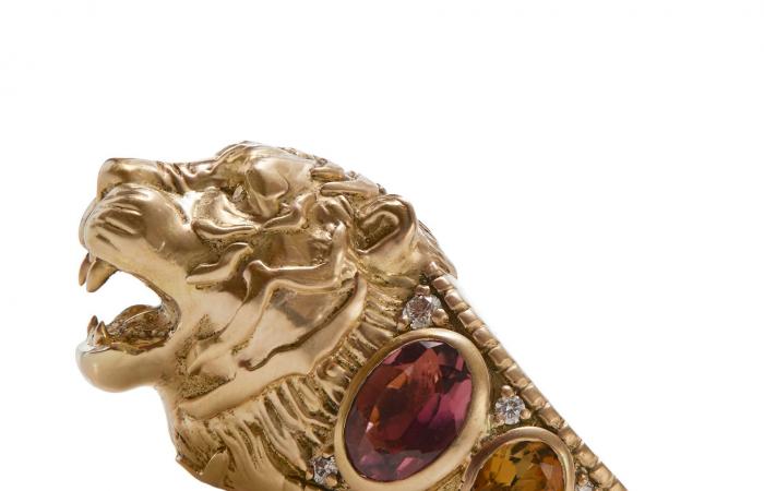 من أمريكا إلى الشرق الأوسط.. مجوهرات الأبراج تُهيمن على موضة جيل "زد"