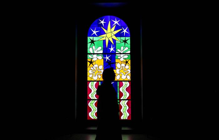 في
      وداع
      أحمد
      قعبور
      الذي
      غنّى
      للمقهورين