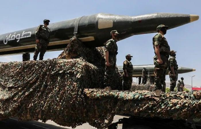 إيران
      تدفع
      ورقتها
      الحوثية
      إلى
      المعركة
      بعد
      شهر
      من
      الحرب