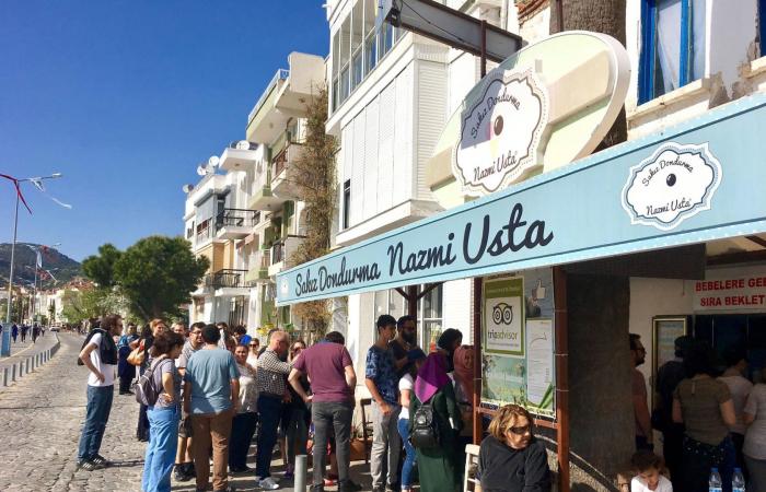 من حوريات البحر إلى فقمات تتحوّل إلى بشر.. تتقاطع الأساطير في هذه البلدة التركية الساحلية