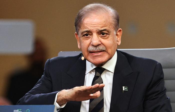 رئيس وزراء باكستان يدين هجمات إسرائيل على إيران في اتصال مع بزشكيان