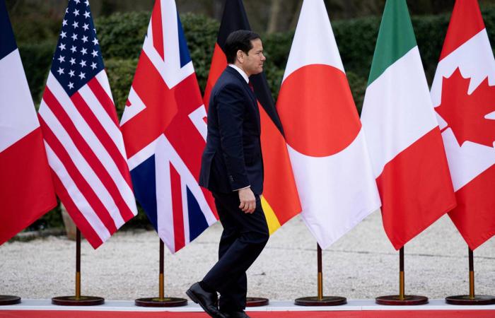 ظلوا
      لـ9
      أيام
      في
      البحر...
      غرق
      22
      مهاجراً
      قبالة
      سواحل
      اليونان