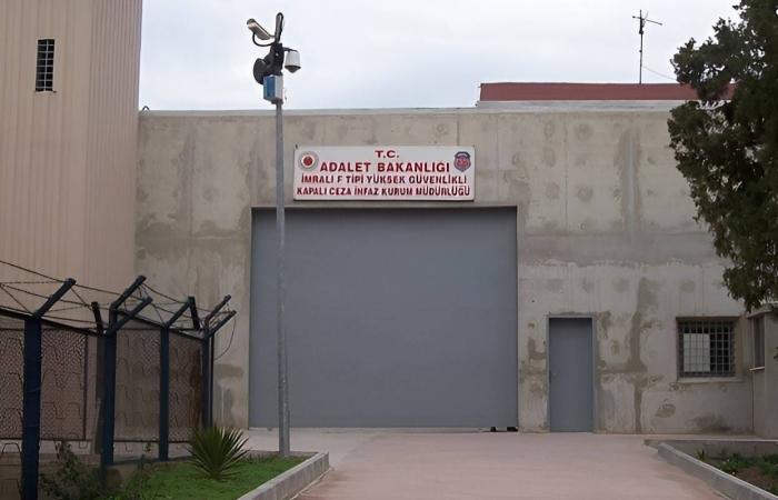 تركيا
      تتحرك
      لإنهاء
      عزلة
      أوجلان
      في
      إيمرالي