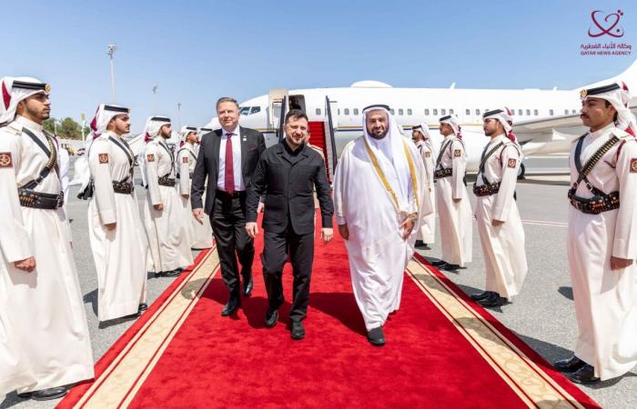 الرئيس الأوكراني يصل الدوحة