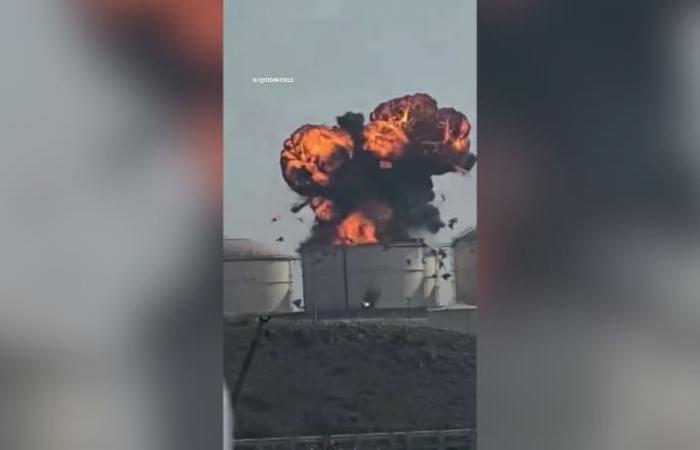 سلطنة عُمان: استهداف ميناء صلالة بمسيرتين وإصابة وافد