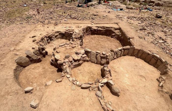 تعاون
      سعودي
      -
      بريطاني
      لتعزيز
      الأبحاث
      الثقافية
      عن
      الجزيرة
      العربية
      وتراثها
      الحضاري