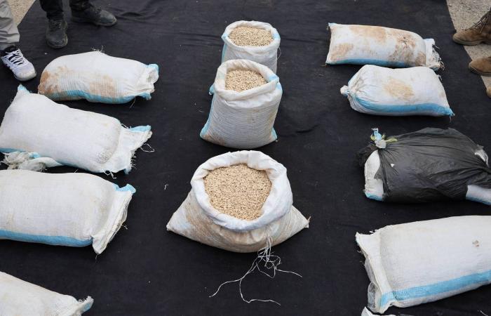 نتنياهو
      يأمر
      الجيش
      الإسرائيلي
      بتوسيع
      المنطقة
      العازلة
      في
      لبنان