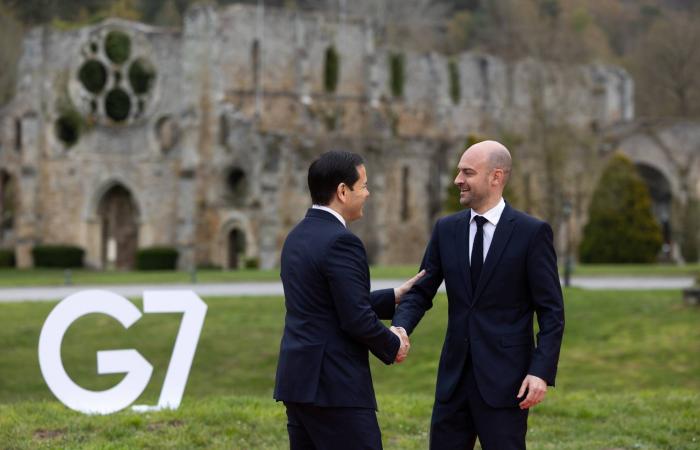 بابا
      الفاتيكان:
      الرب
      يرفض
      صلوات
      القادة
      الذين
      يشنُّون
      الحروب