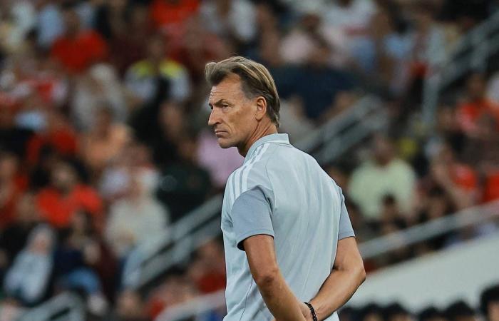 القادسية
      يكسب
      الباطن
      برباعية...
      ويبحث
      عن
      حلول
      دفاعية