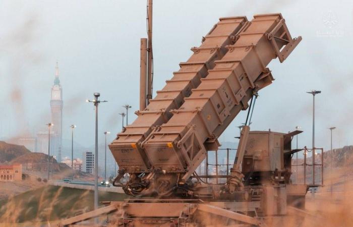 «الخليج»
      يتصدى
      للهجمات
      الإيرانية
      وسط
      دبلوماسية
      خفض
      التصعيد