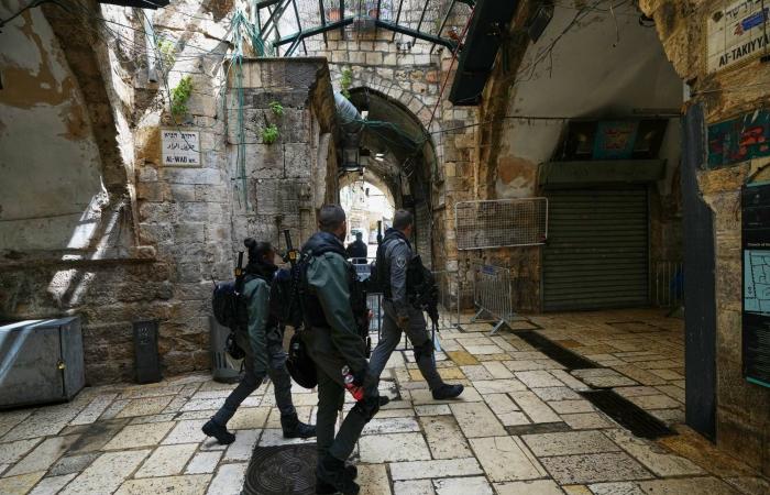 إسرائيل
      تعرقل
      طقوس
      «الفصح»
      في
      «كنيسة
      القيامة»...
      وإدانات
      دولية
      واسعة