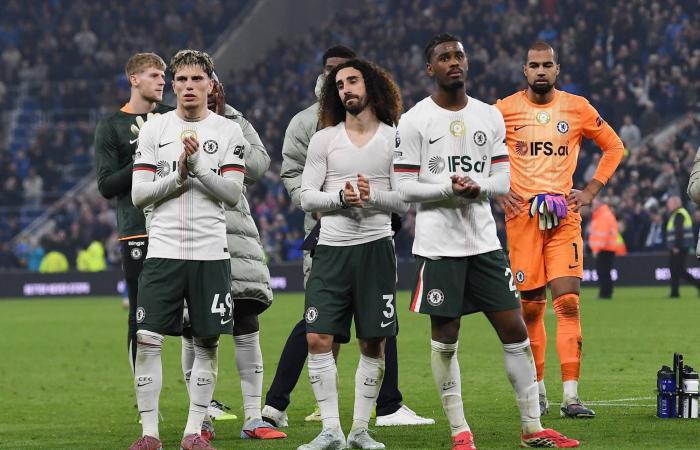 كيف
      تعاقد
      تشيلسي
      مع
      كوكبة
      من
      النجوم
      بمدفوعات
      سرية؟