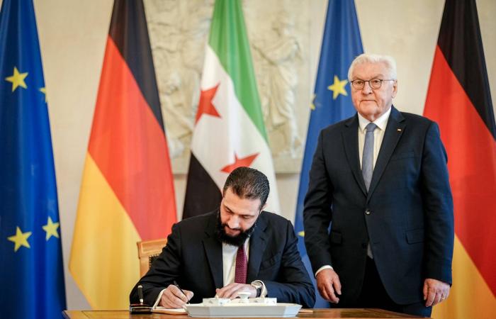 الشرع
      في
      أول
      زيارة
      إلى
      ألمانيا
      منذ
      الإطاحة
      بالأسد