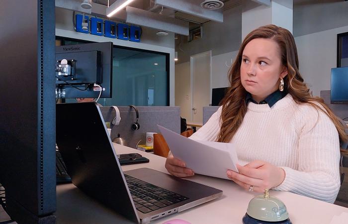 مراسلة CNN تختبر مدى شدة الانتباه والتشتت لديها.. شاهد كيف انتهت تجربة استمرت 30 يومًا