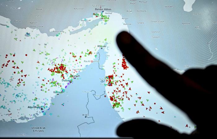 إيران.. لجنة برلمانية توافق على خطة لفرض رسوم على السفن العابرة لمضيق هرمز.. ما تفاصيلها؟