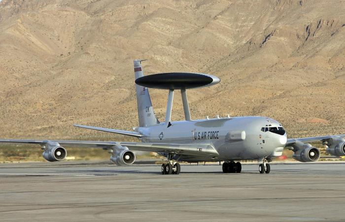 "قد يعيق القدرة على رصد تهديدات إيران".. ماذا قال الخبراء عن تدمير الطائرة الأمريكية في قاعدة بالسعودية؟