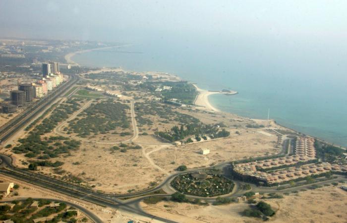 خط الدفاع الإيراني.. كيف تتحكم 7 جزر في شريان النفط العالمي؟