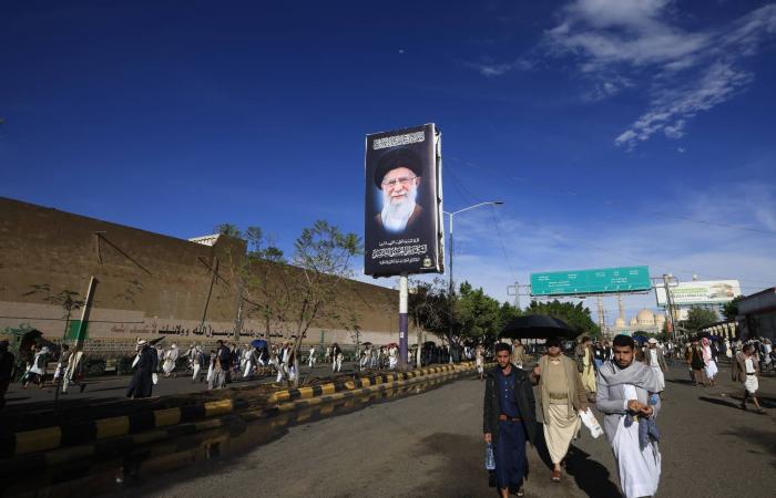 مخاوف
      يمنية
      بعد
      انخراط
      الحوثيين
      في
      الحرب
      دعماً
      لإيران