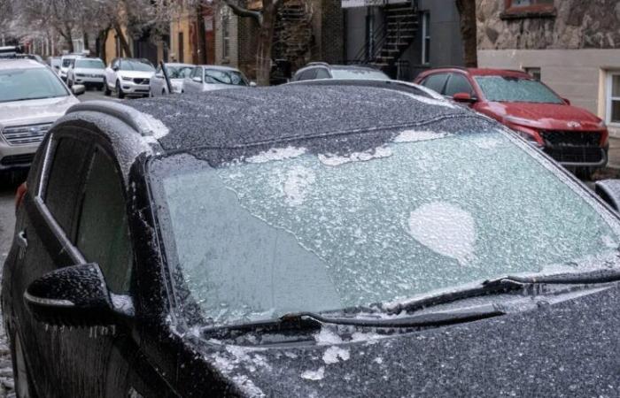 موجة
      أمطار
      متجمدة
      جديدة
      تضرب
      مونتريال..
      تحذيرات
      من
      الجليد
      وانقطاع
      الكهرباء