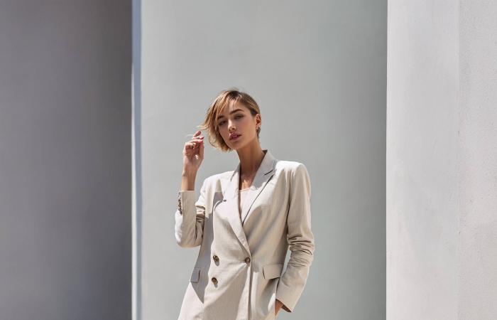 أناقة
      العمل
      بعد
      الأربعين:
      كيف
      تتخلصين
      من
      حيرة
      كل
      صباح؟