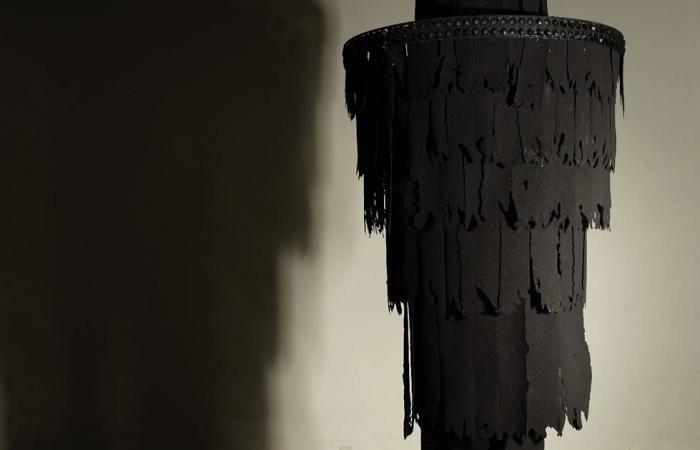 سعيد
      قمحاوي
      في
      «بقاء
      مؤقت»:
      تجربة
      مفتوحة
      على
      تحوّلات
      المادة