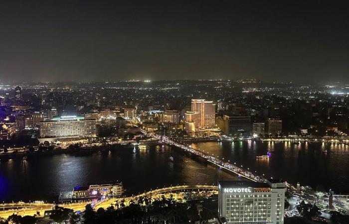 ما
      الذي
      ستجنيه
      مصر
      من
      قرار
      الغلق
      المبكر
      للمحال؟