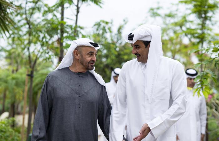 رئيس
      الإمارات
      وأمير
      قطر
      يبحثان
      الاعتداءات
      الإيرانية
      على
      دول
      المنطقة