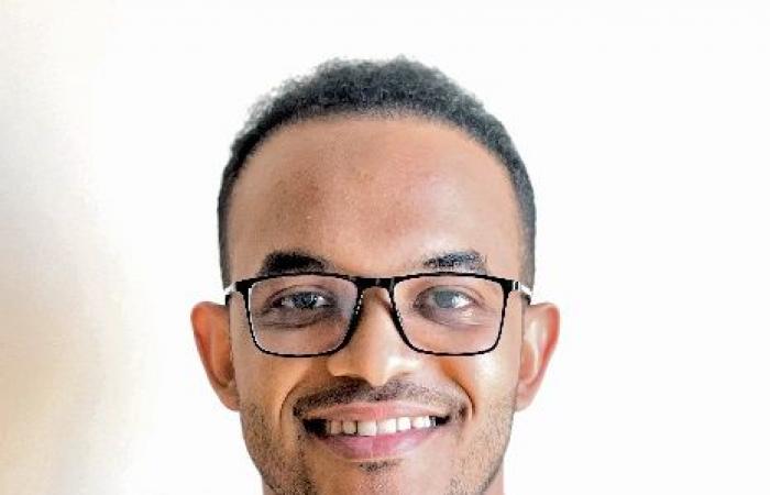 د. محمد بله: السجائر الإلكترونية لا تقل خطراً عن الاعتيادية