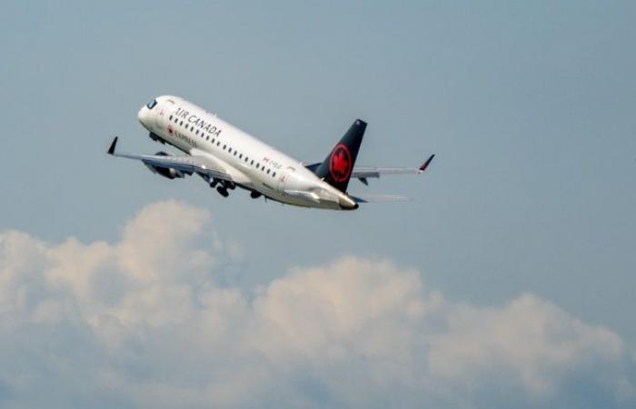 رسوم
      جديدة
      على
      المسافرين..
      50
      دولارا
      إضافية
      على
      رحلات
      سياحية
      في
      كندا
      بسبب
      الوقود