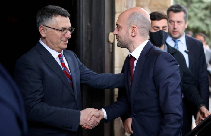 الدبلوماسية
      الفرنسية
      «حائرة»
      في
      كيفية
      التعاطي
      مع
      إسرائيل