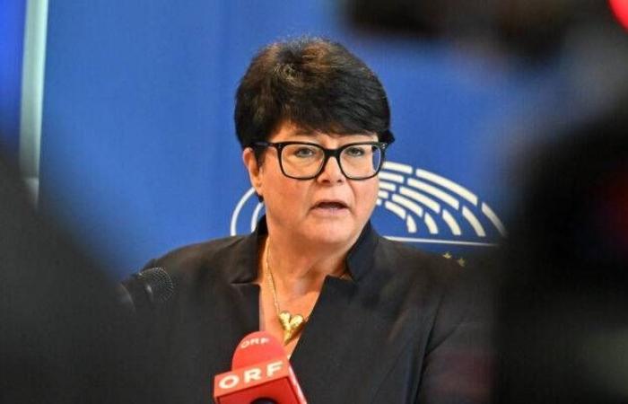 استهداف
      إسرائيلي
      لكادر
      «الإخبارية
      السورية»
      أثناء
      تغطية
      سقوط
      مسيرة
      إيرانية