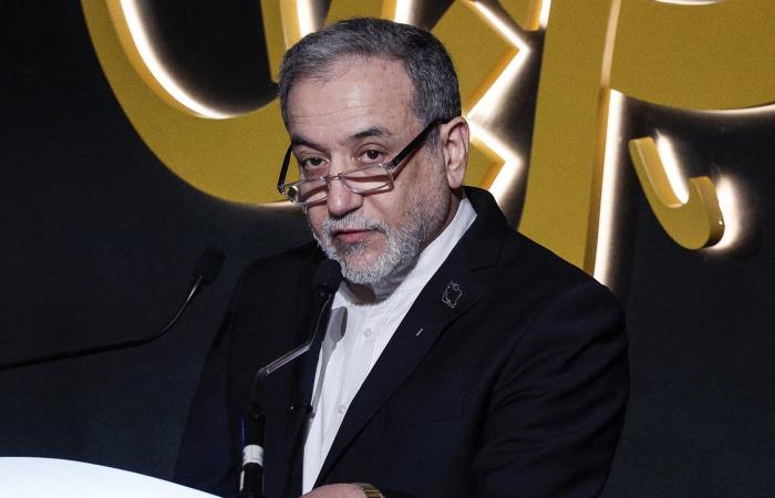 وزير خارجية إيران يكشف مدة الحرب التي تستعد لها طهران