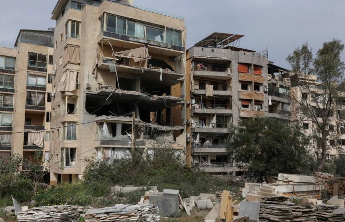 تحرك
      لبناني
      نحو
      تدخلات
      دولية
      تخرج
      مساعي
      وقف
      النار
      من
      الجمود