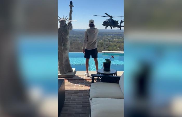 ترامب يعلّق على تحليق مروحية عسكرية فوق منزل المغني كيد روك: ربما كانوا يحاولون الدفاع عنه